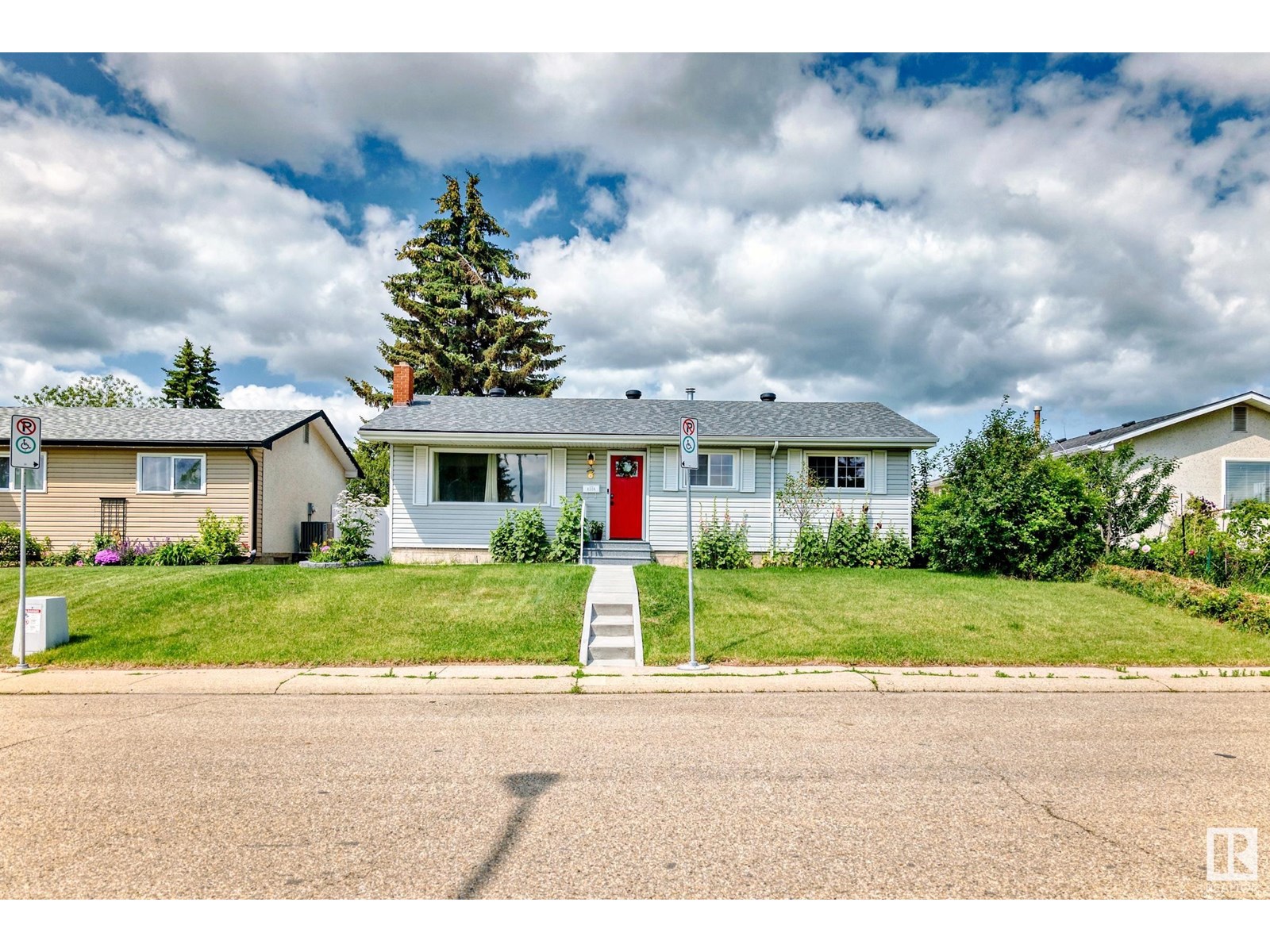 Photo 14 of 6308 144 A Av Nw, Edmonton AB