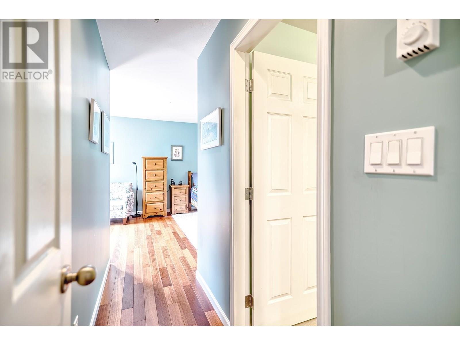 W201 5780 TRAIL AVENUE, Sechelt