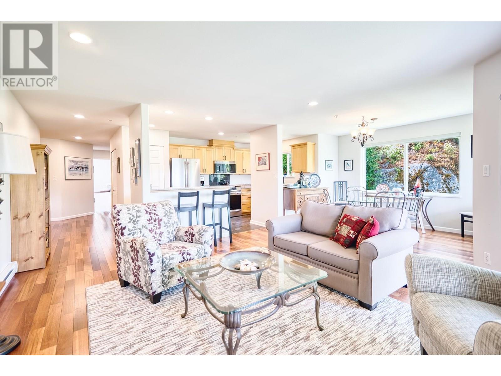 W201 5780 TRAIL AVENUE, Sechelt