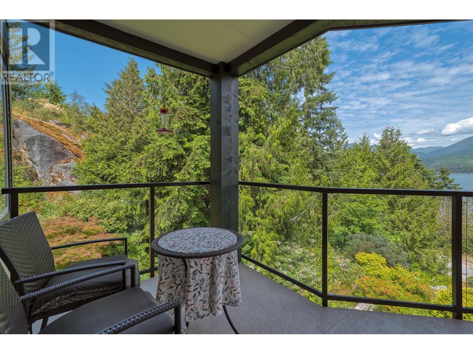 W201 5780 TRAIL AVENUE, Sechelt