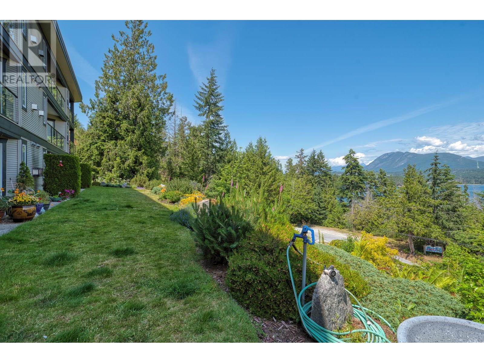 W201 5780 TRAIL AVENUE, Sechelt