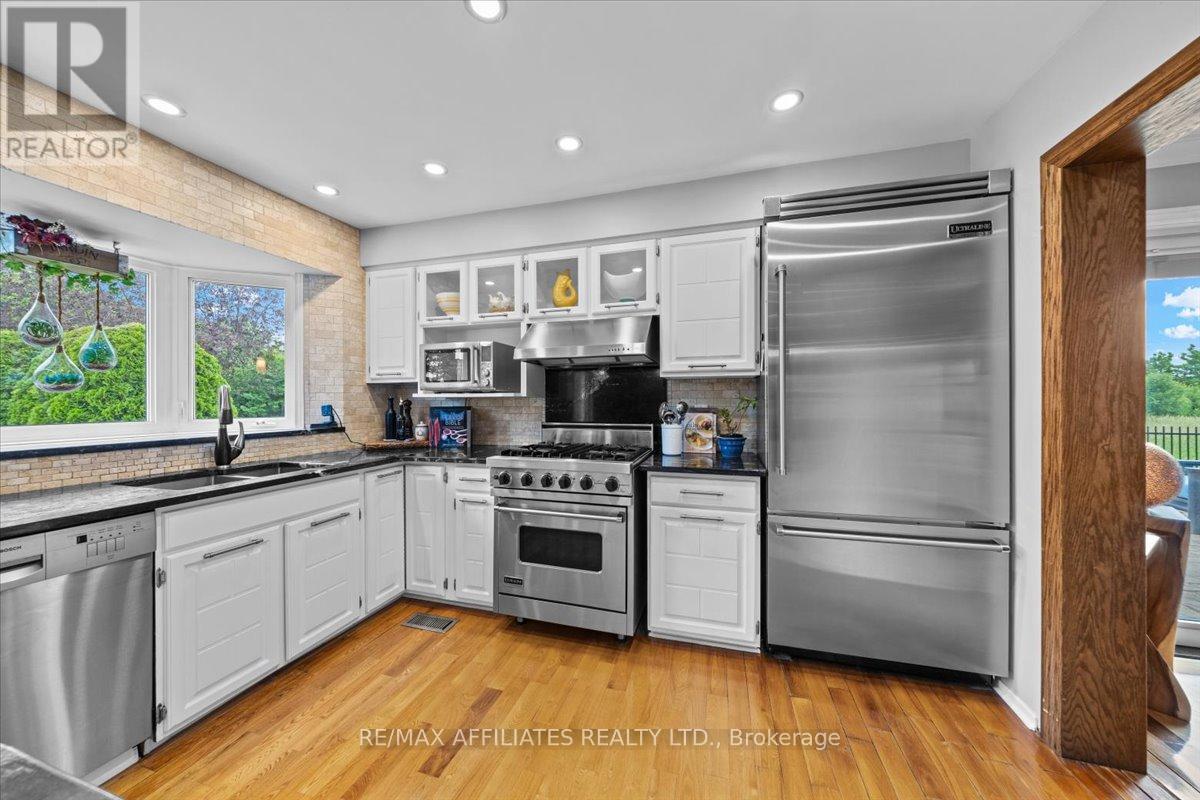 Photo 9 of 800 Fairwinds Terrace, Ottawa ON