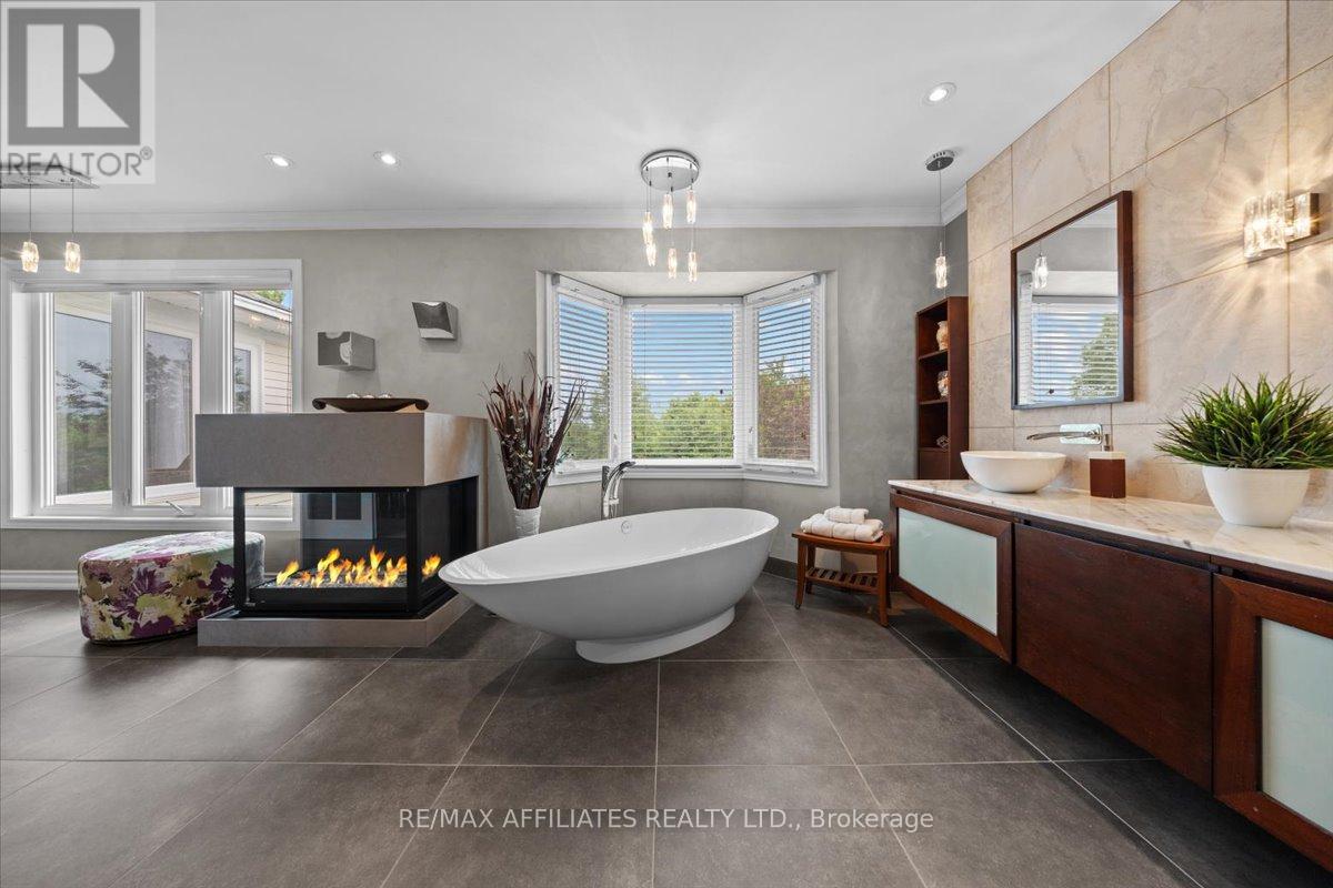 Photo 6 of 800 Fairwinds Terrace, Ottawa ON