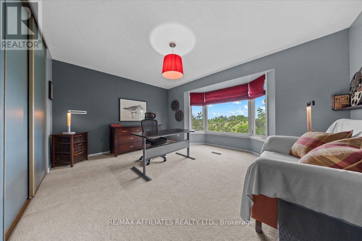 Photo 4 of 800 Fairwinds Terrace, Ottawa ON