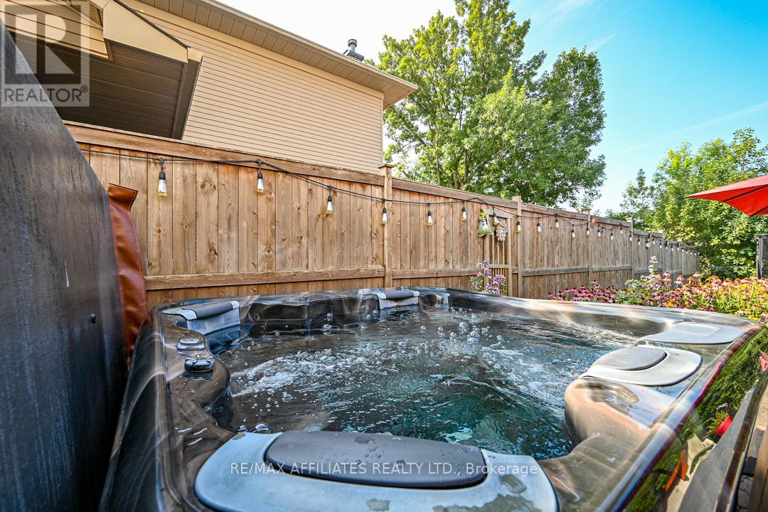 Photo 30 of 800 Fairwinds Terrace, Ottawa ON