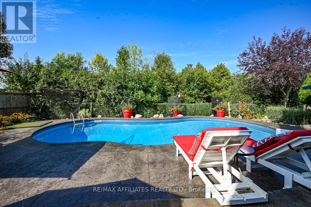 Photo 1 of 800 Fairwinds Terrace, Ottawa ON