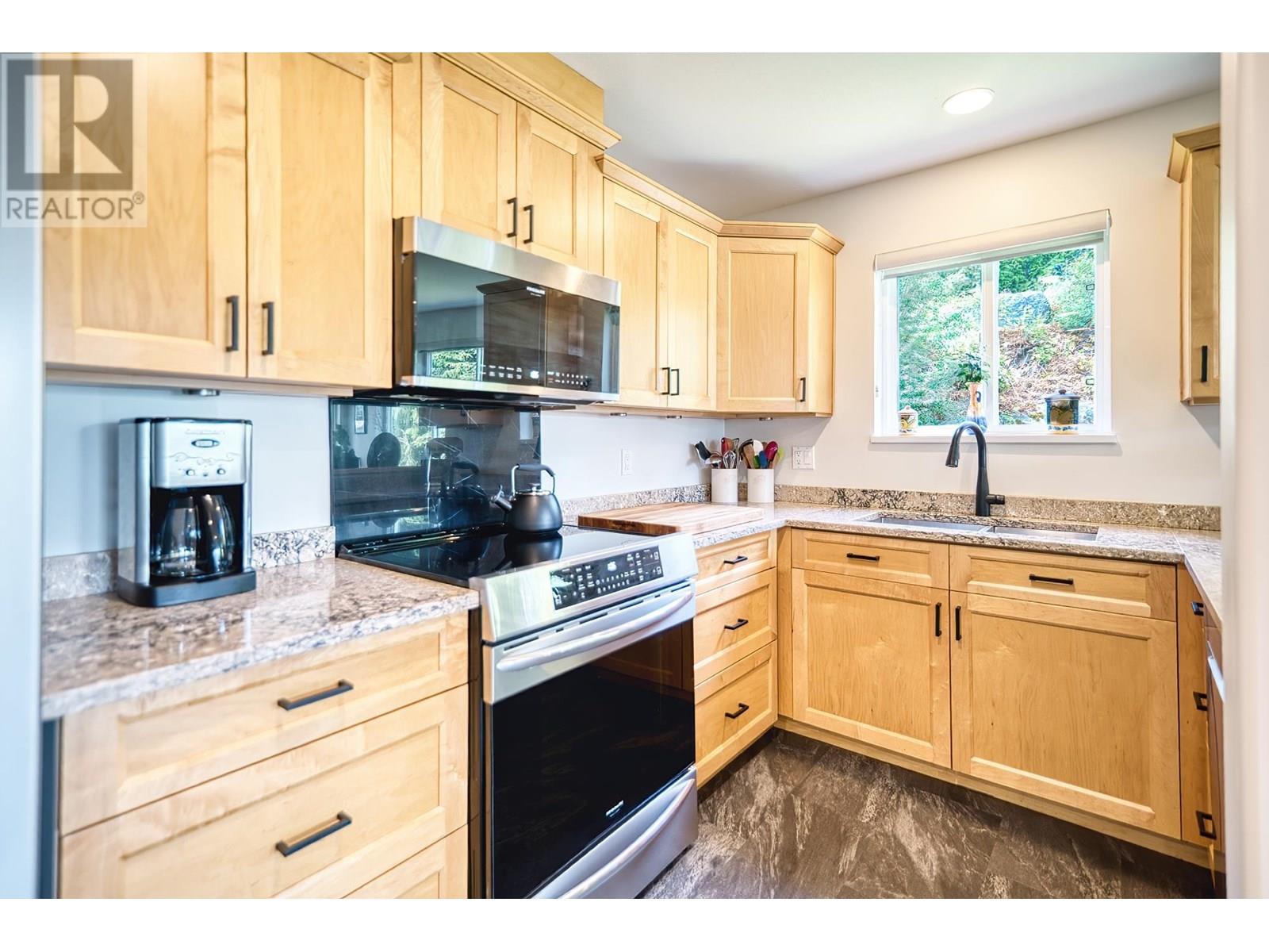 W201 5780 TRAIL AVENUE, Sechelt