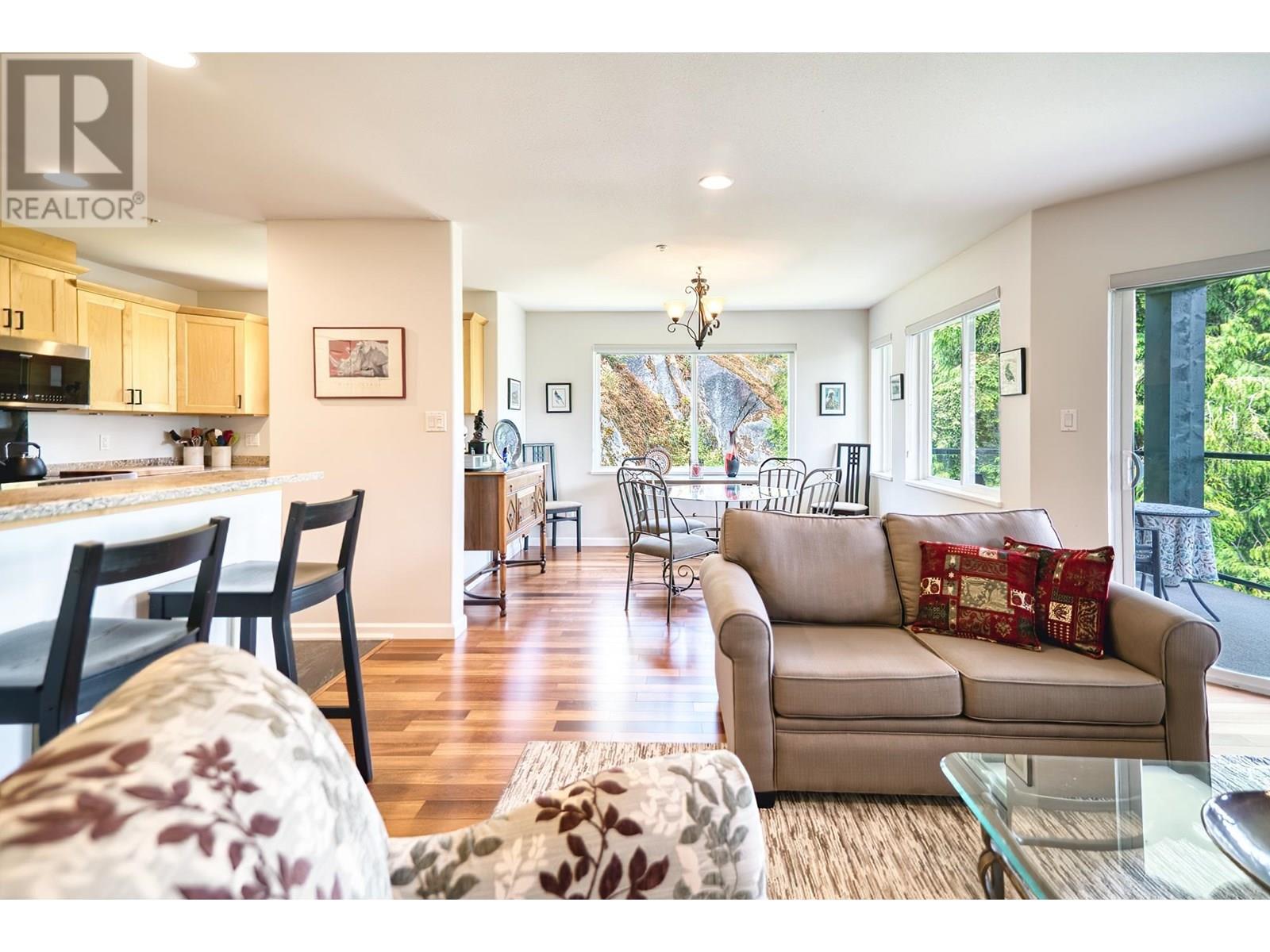W201 5780 TRAIL AVENUE, Sechelt