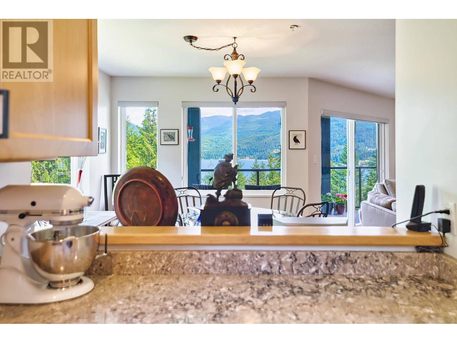 W201 5780 TRAIL AVENUE, Sechelt