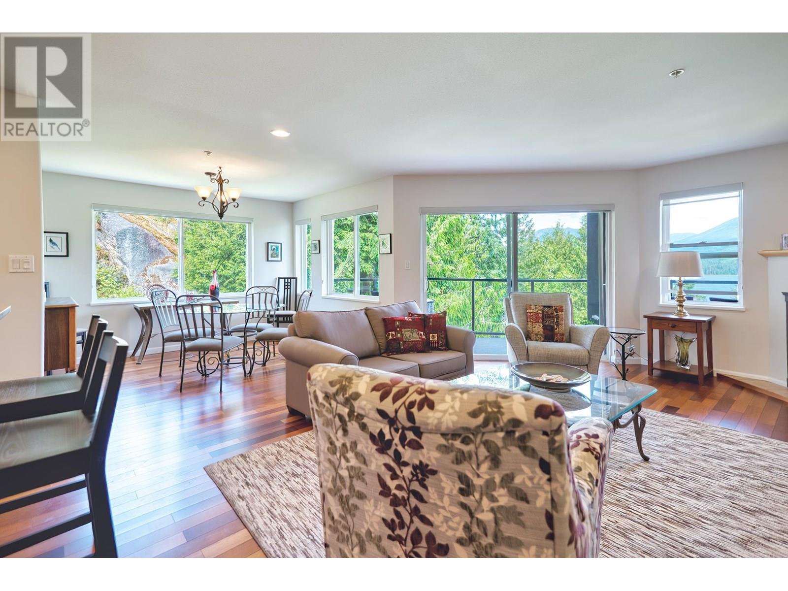 W201 5780 TRAIL AVENUE, Sechelt