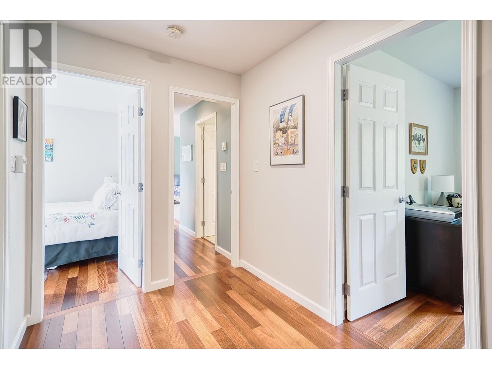 W201 5780 TRAIL AVENUE, Sechelt