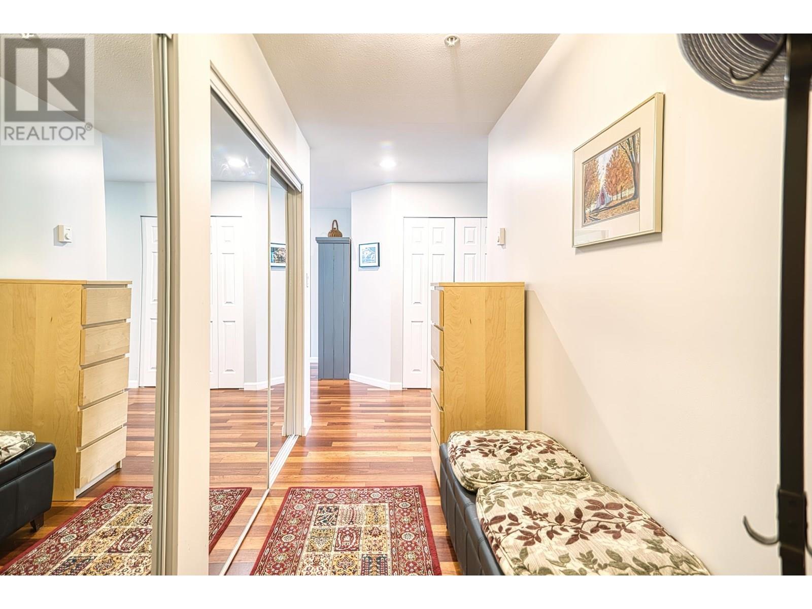 W201 5780 TRAIL AVENUE, Sechelt