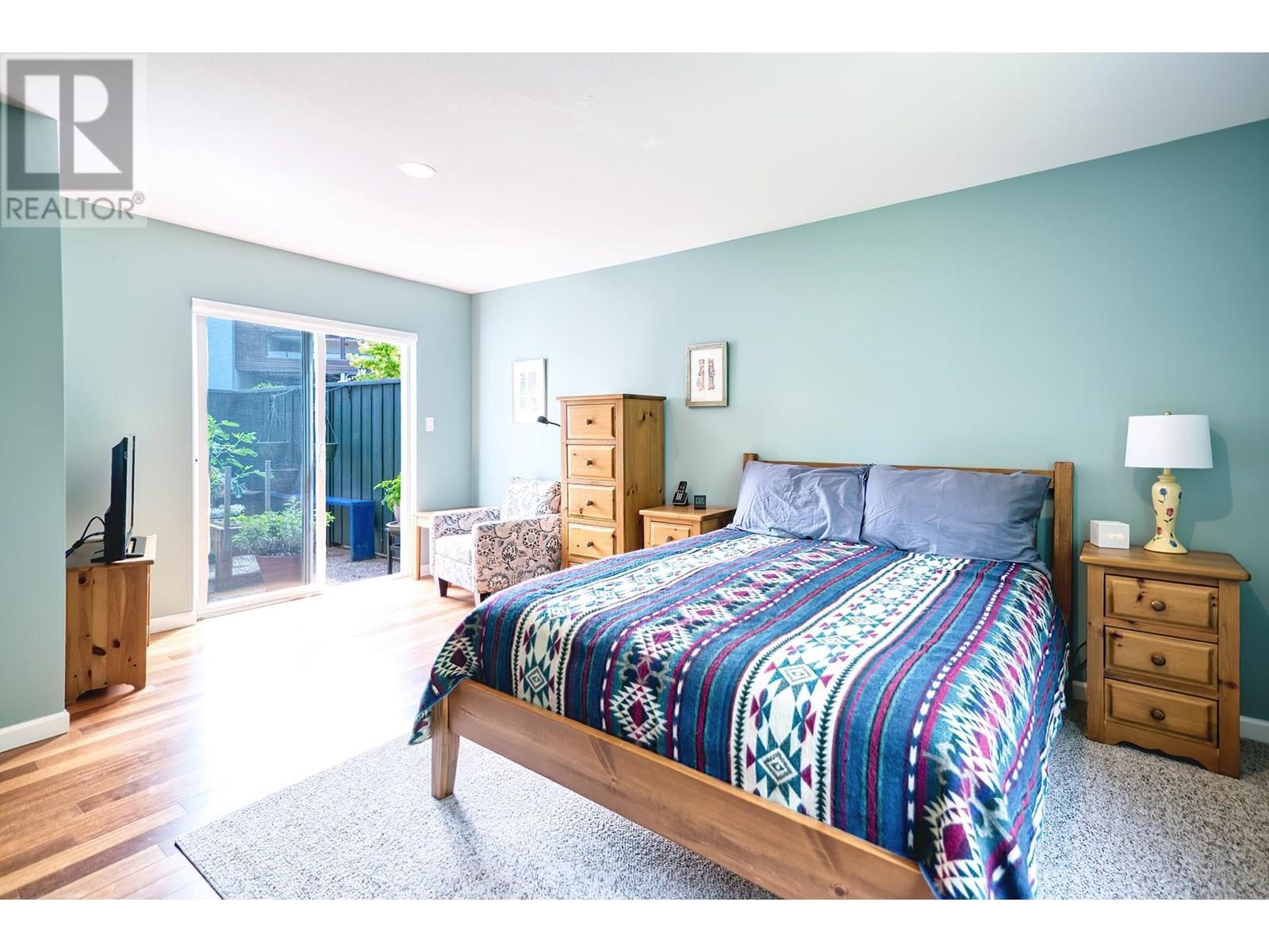 W201 5780 TRAIL AVENUE, Sechelt
