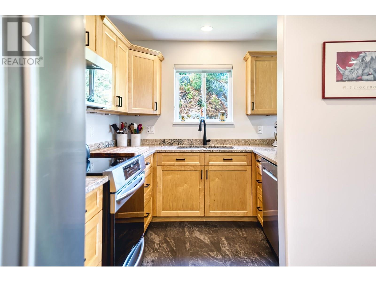 W201 5780 TRAIL AVENUE, Sechelt