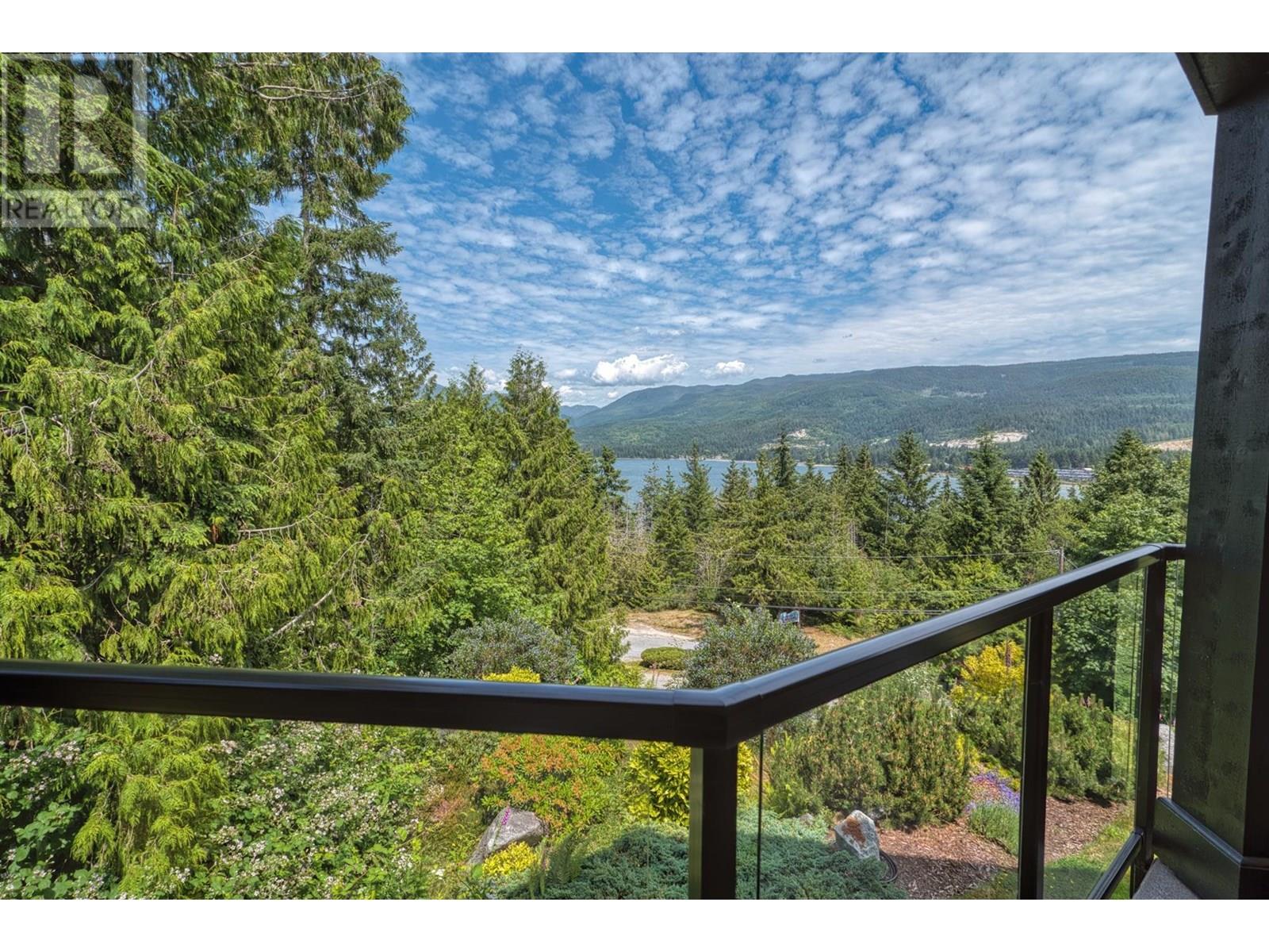 W201 5780 TRAIL AVENUE, Sechelt