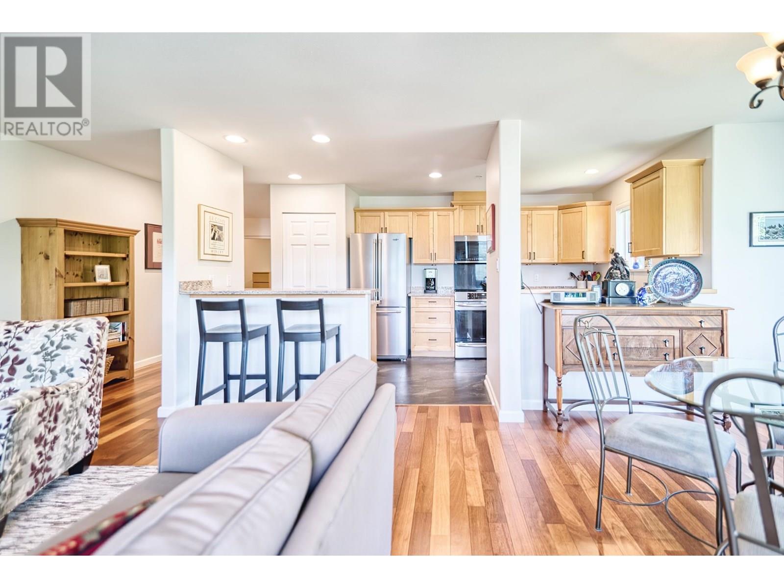 W201 5780 TRAIL AVENUE, Sechelt