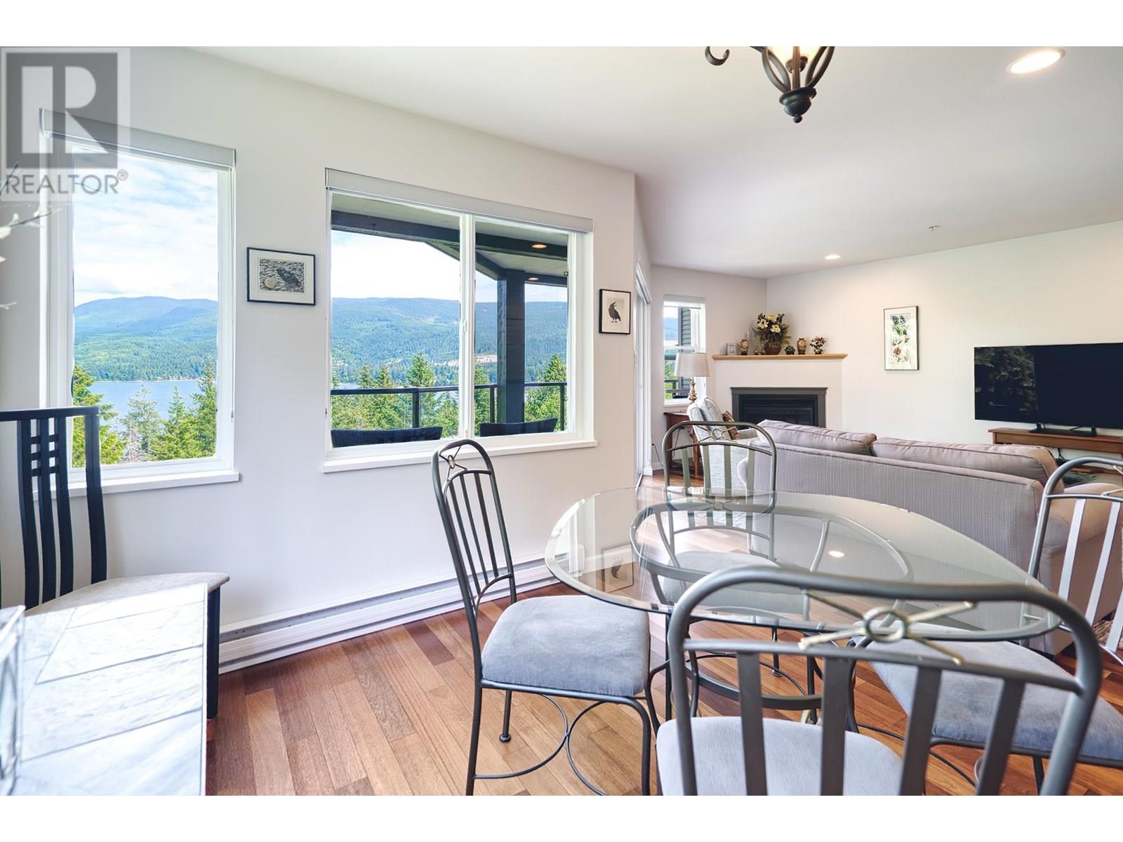 W201 5780 TRAIL AVENUE, Sechelt