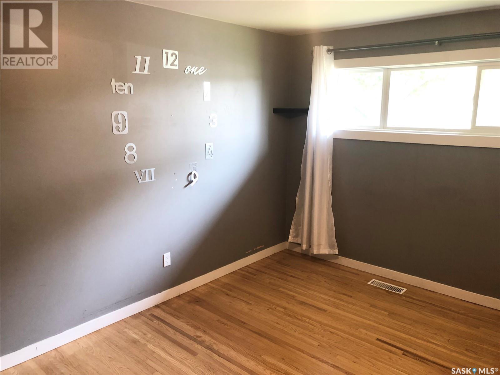 Single Family House Bungalow for Sale in  Empress STREET Regina 