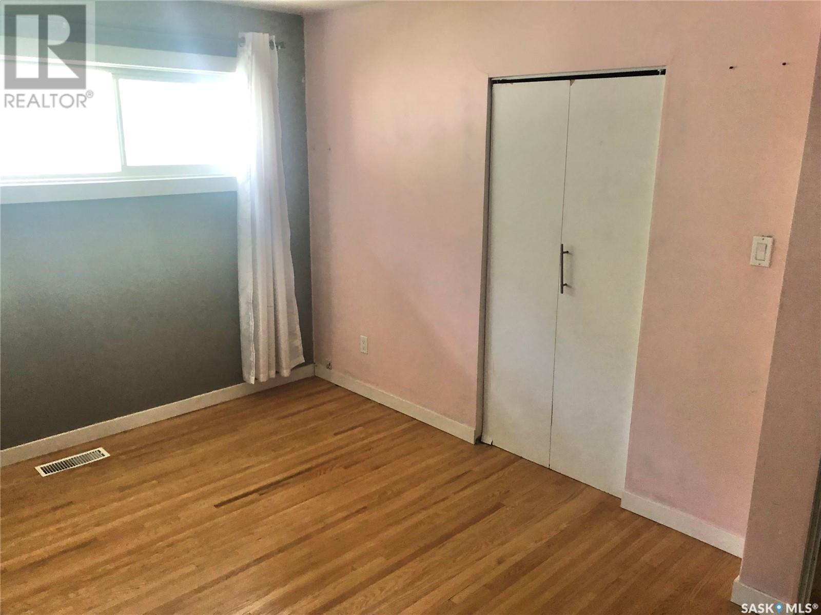 Single Family House Bungalow for Sale in  Empress STREET Regina 