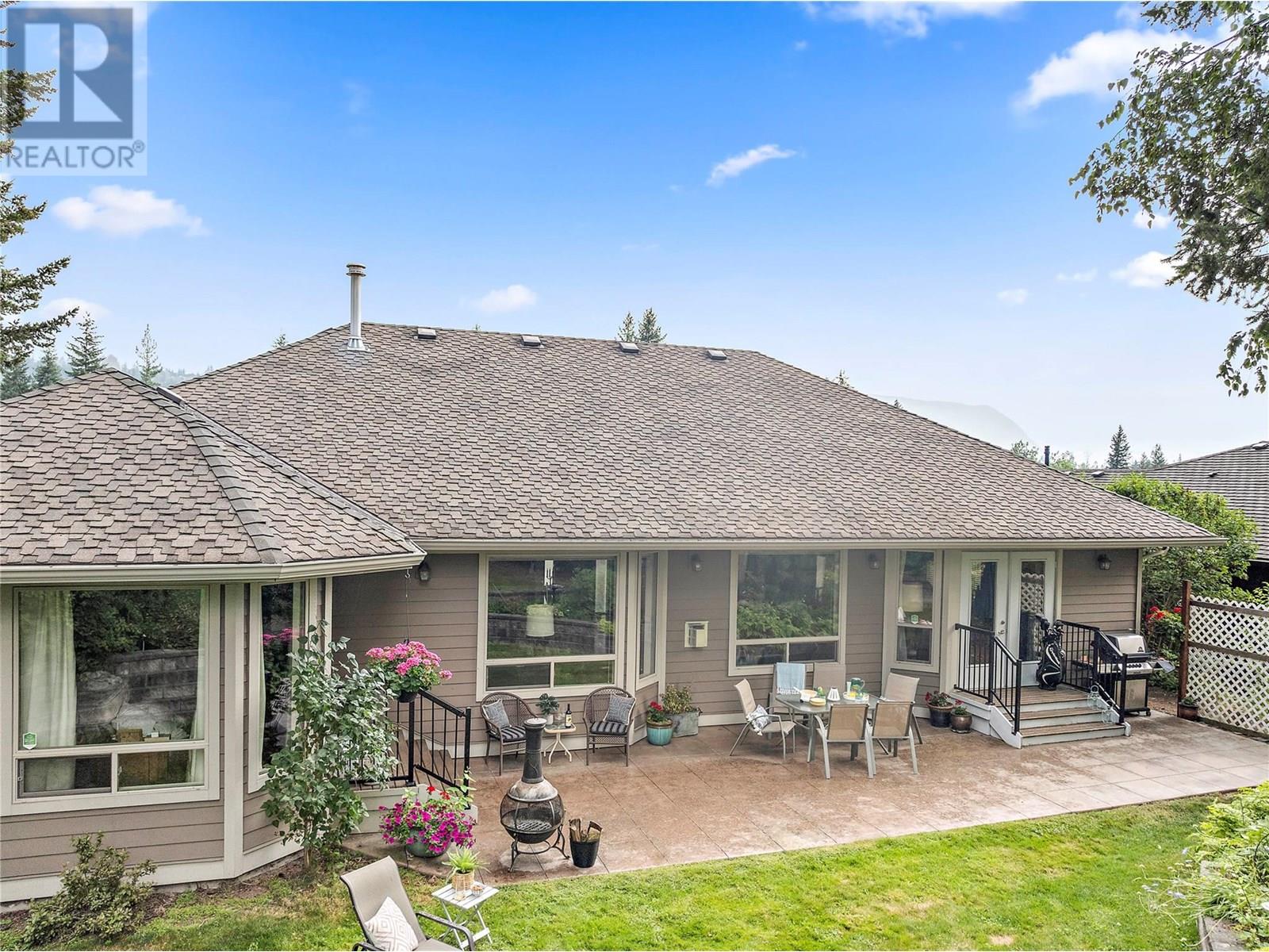 Photo 33 of 2742 Golf Course Drive, Blind Bay BC