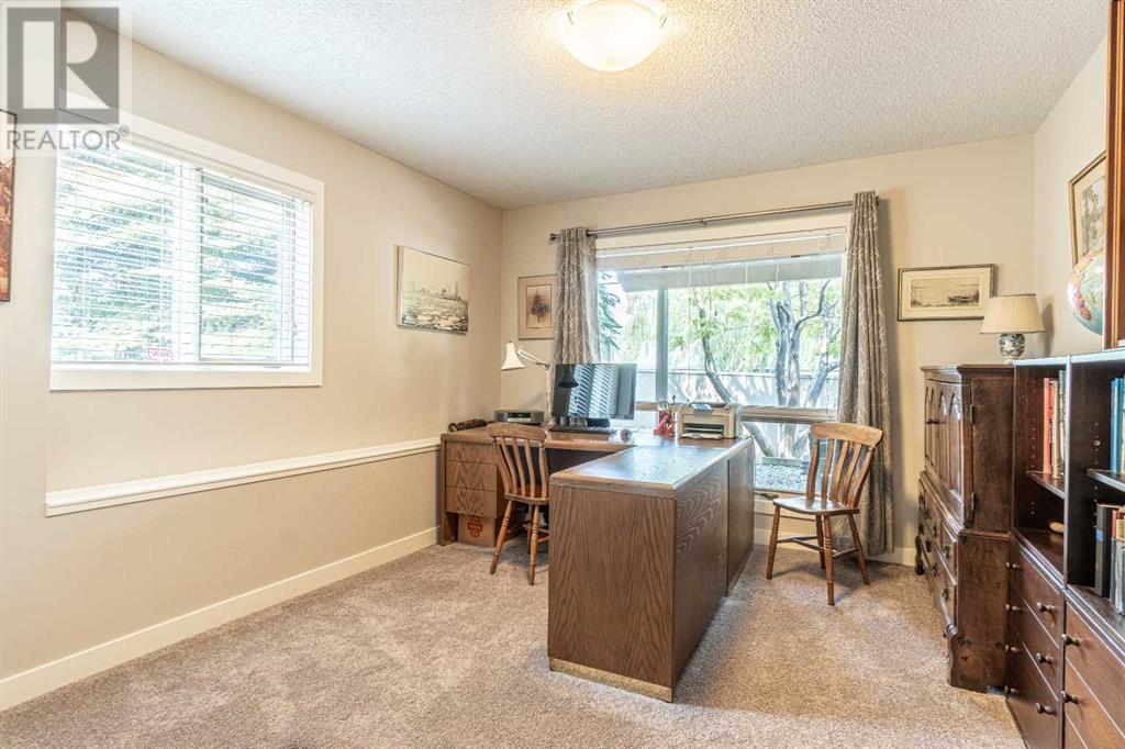 Single Family House Bungalow for Sale in  Palisbriar Park SW Palliser Calgary 