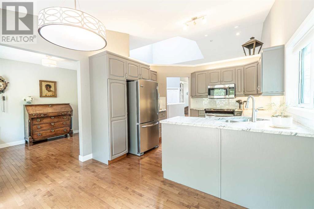 Single Family House Bungalow for Sale in  Palisbriar Park SW Palliser Calgary 