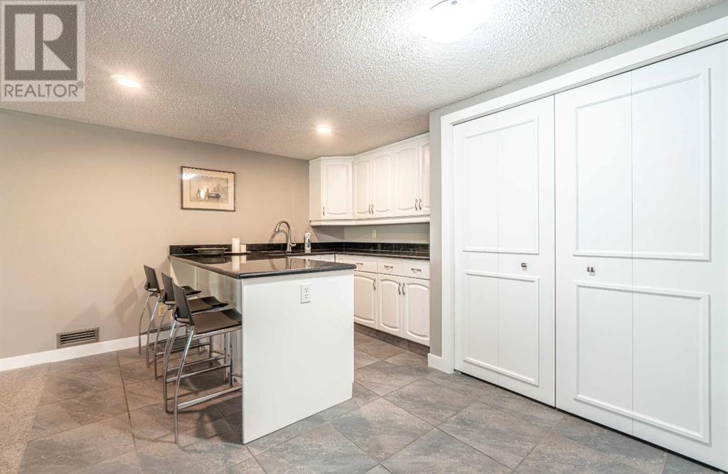 Single Family House Bungalow for Sale in  Palisbriar Park SW Palliser Calgary 