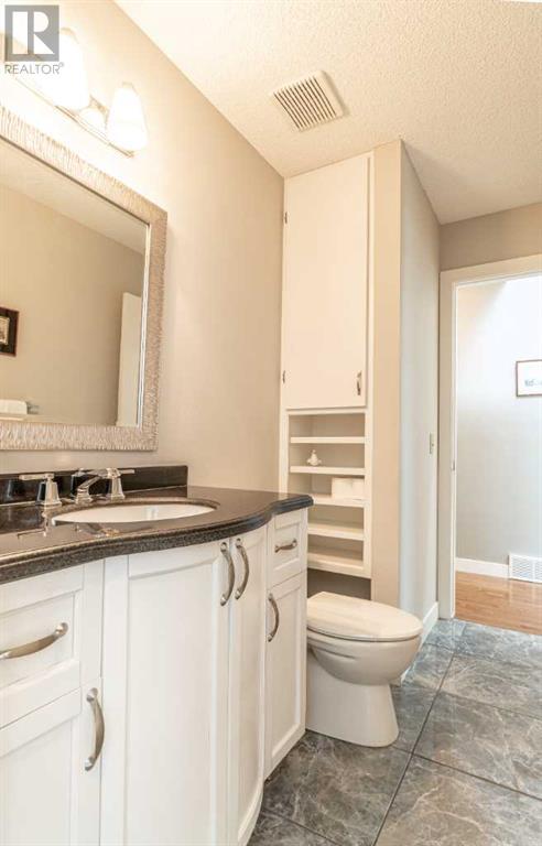 Single Family House Bungalow for Sale in  Palisbriar Park SW Palliser Calgary 