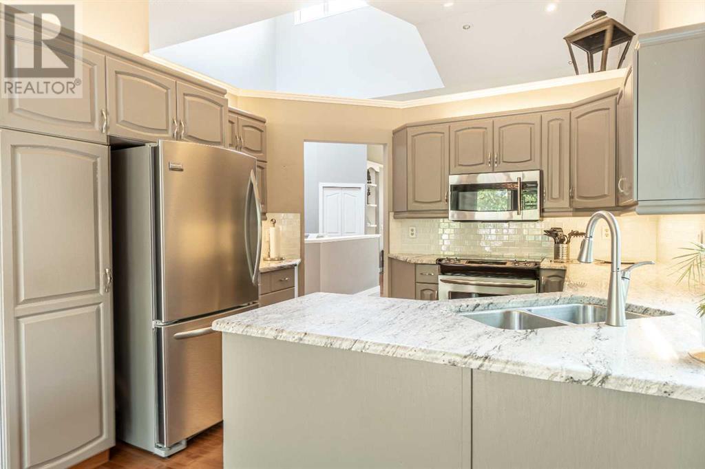 Single Family House Bungalow for Sale in  Palisbriar Park SW Palliser Calgary 