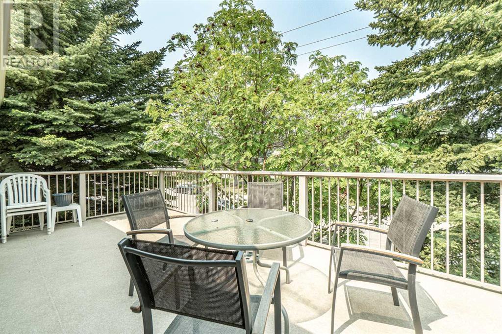 Single Family House Bungalow for Sale in  Palisbriar Park SW Palliser Calgary 