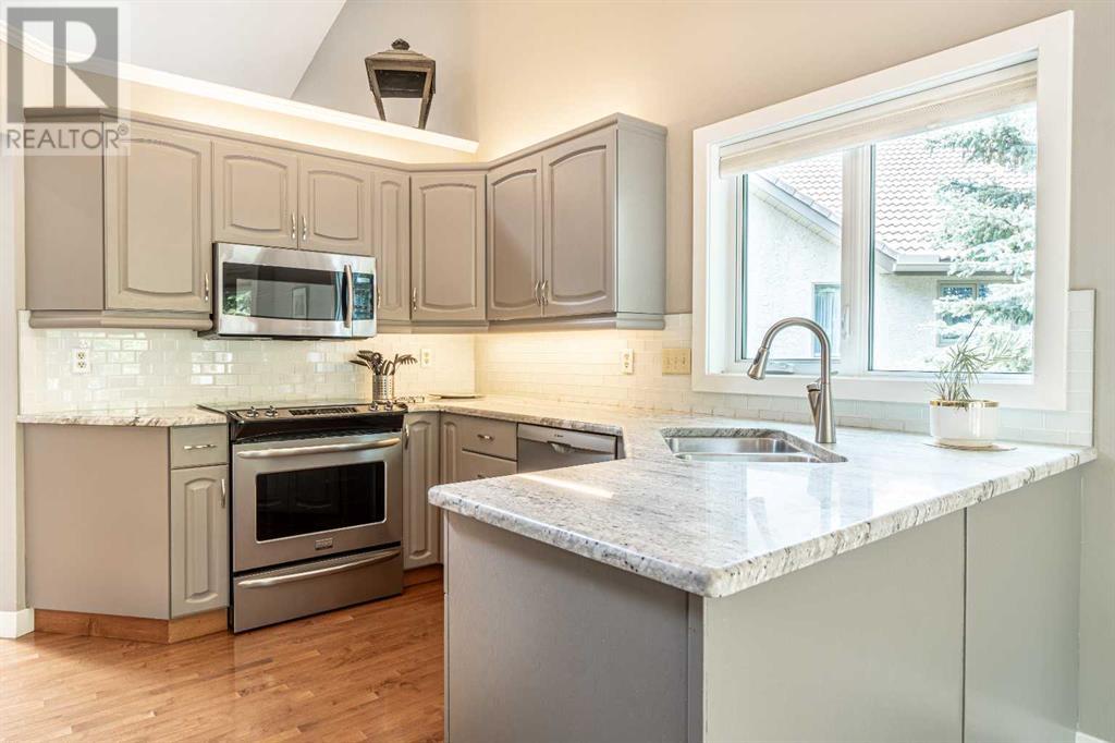 Single Family House Bungalow for Sale in  Palisbriar Park SW Palliser Calgary 