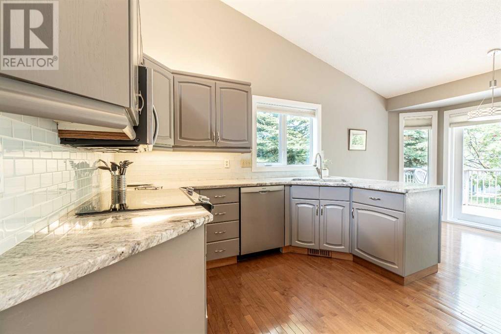 Single Family House Bungalow for Sale in  Palisbriar Park SW Palliser Calgary 