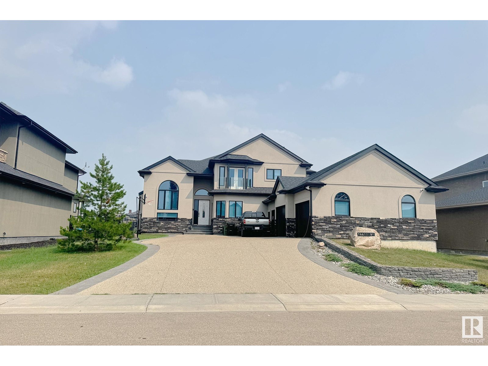 Photo 2 of 16611 9 St Ne, Edmonton AB