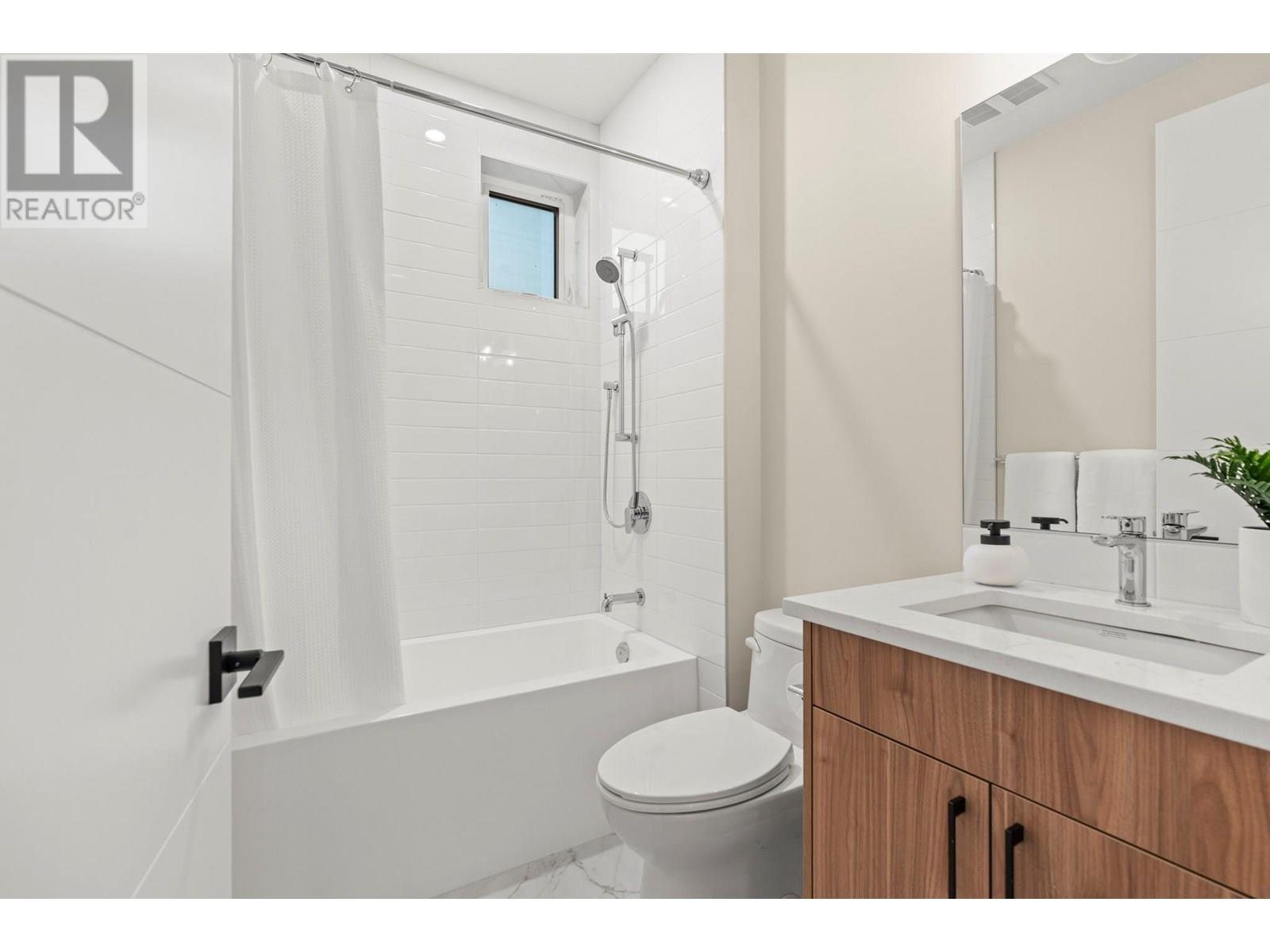 3907 26 Street Unit# 2, Vernon