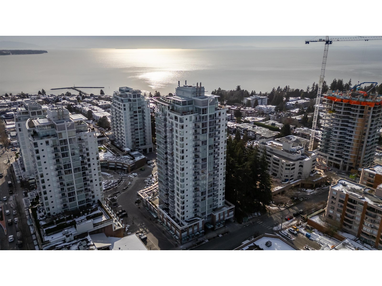 204 15152 RUSSELL AVENUE, White Rock