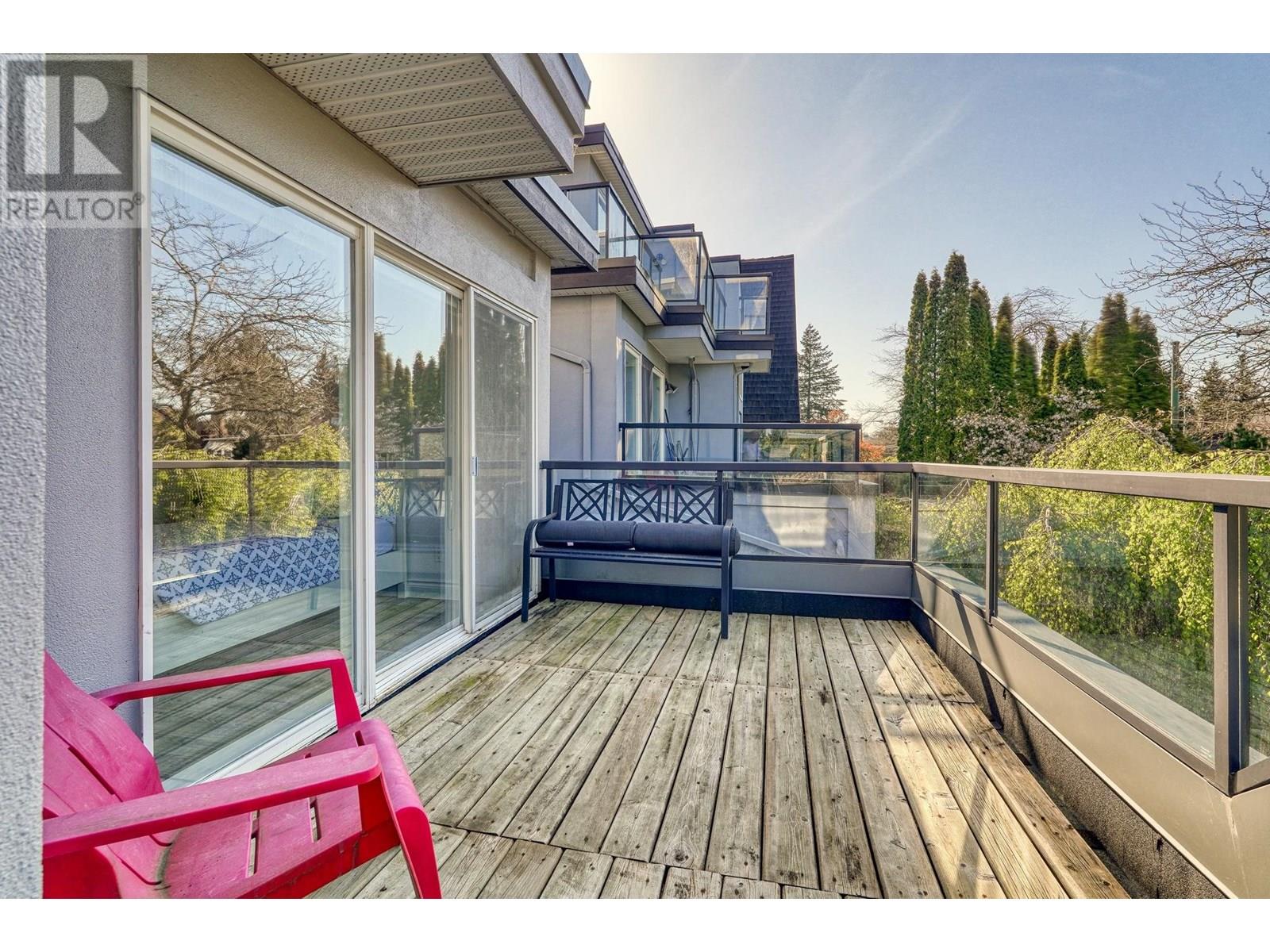 Photo 6 of 4218 W 10th Avenue, Vancouver BC