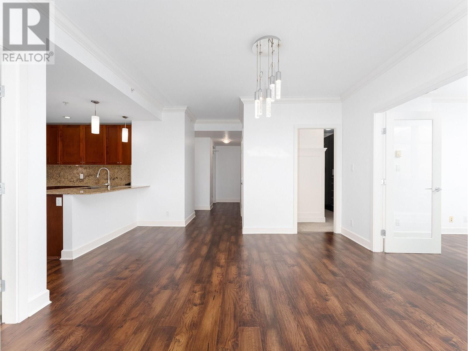 Photo 10 of 2604 280 Ross Drive, New Westminster BC