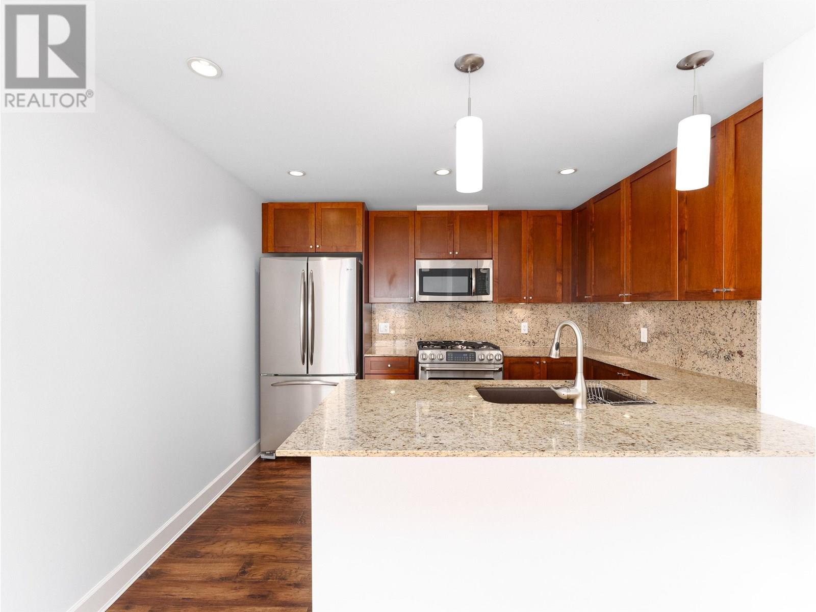 Photo 11 of 2604 280 Ross Drive, New Westminster BC
