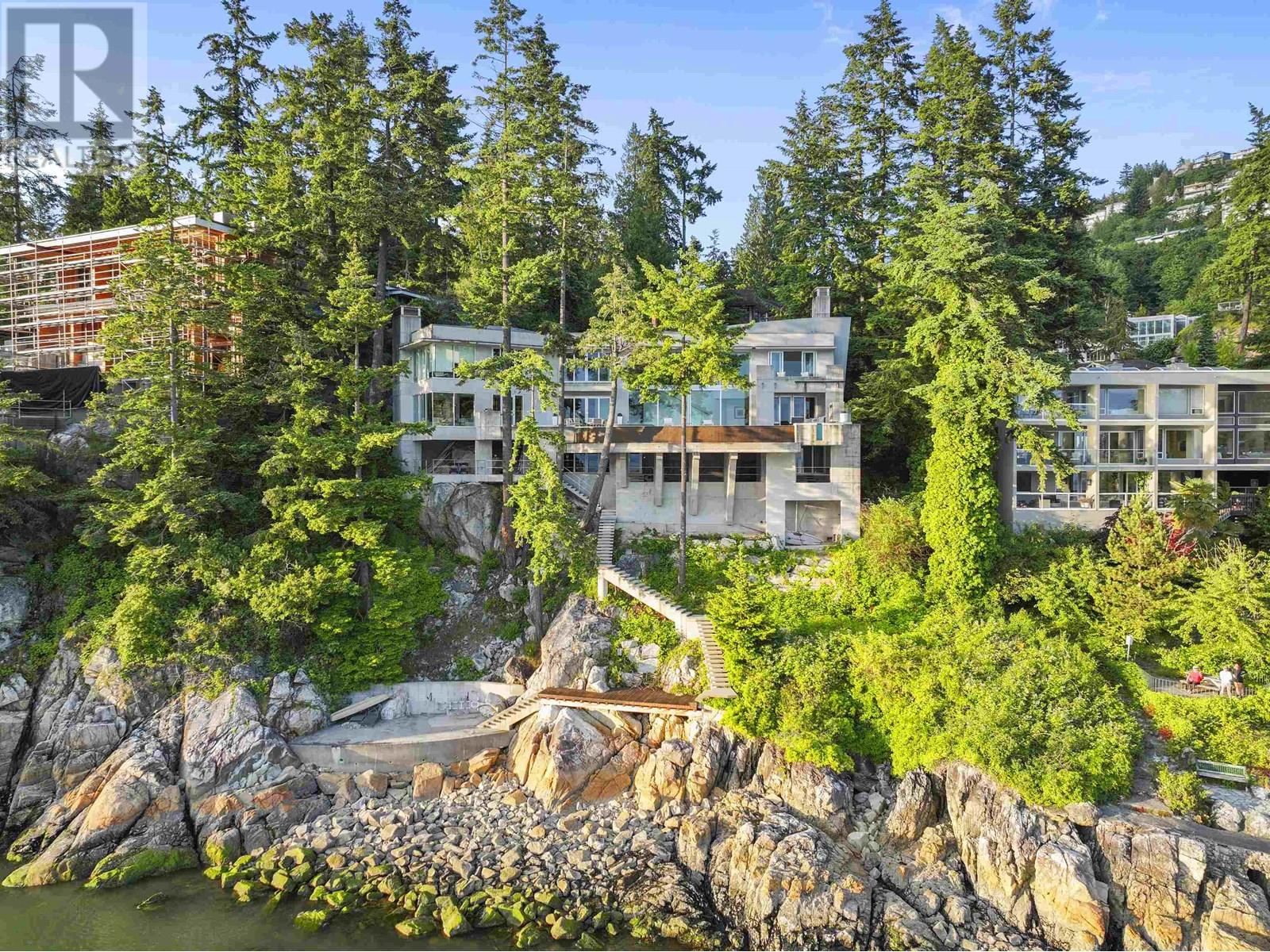 Photo 1 of 5225 Gulf Place, West Vancouver BC