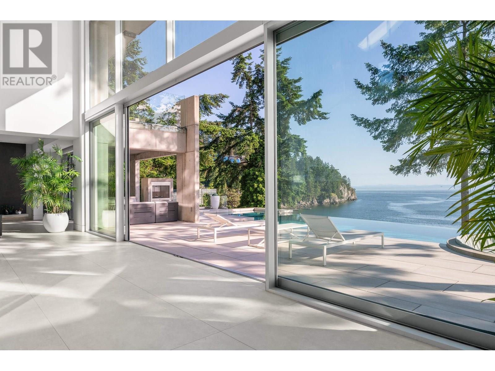 Photo 17 of 5225 Gulf Place, West Vancouver BC
