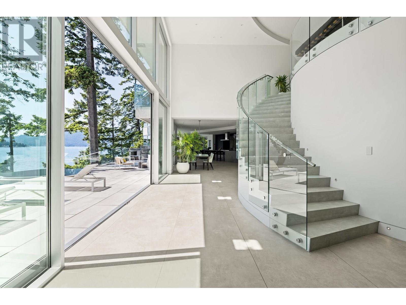 Photo 18 of 5225 Gulf Place, West Vancouver BC