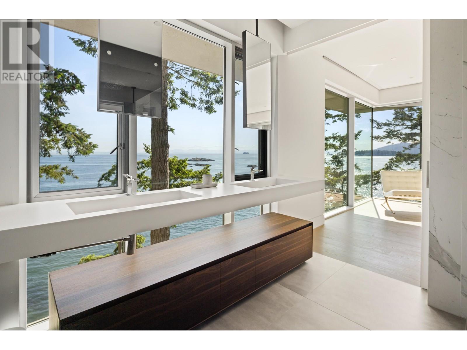 Photo 24 of 5225 Gulf Place, West Vancouver BC