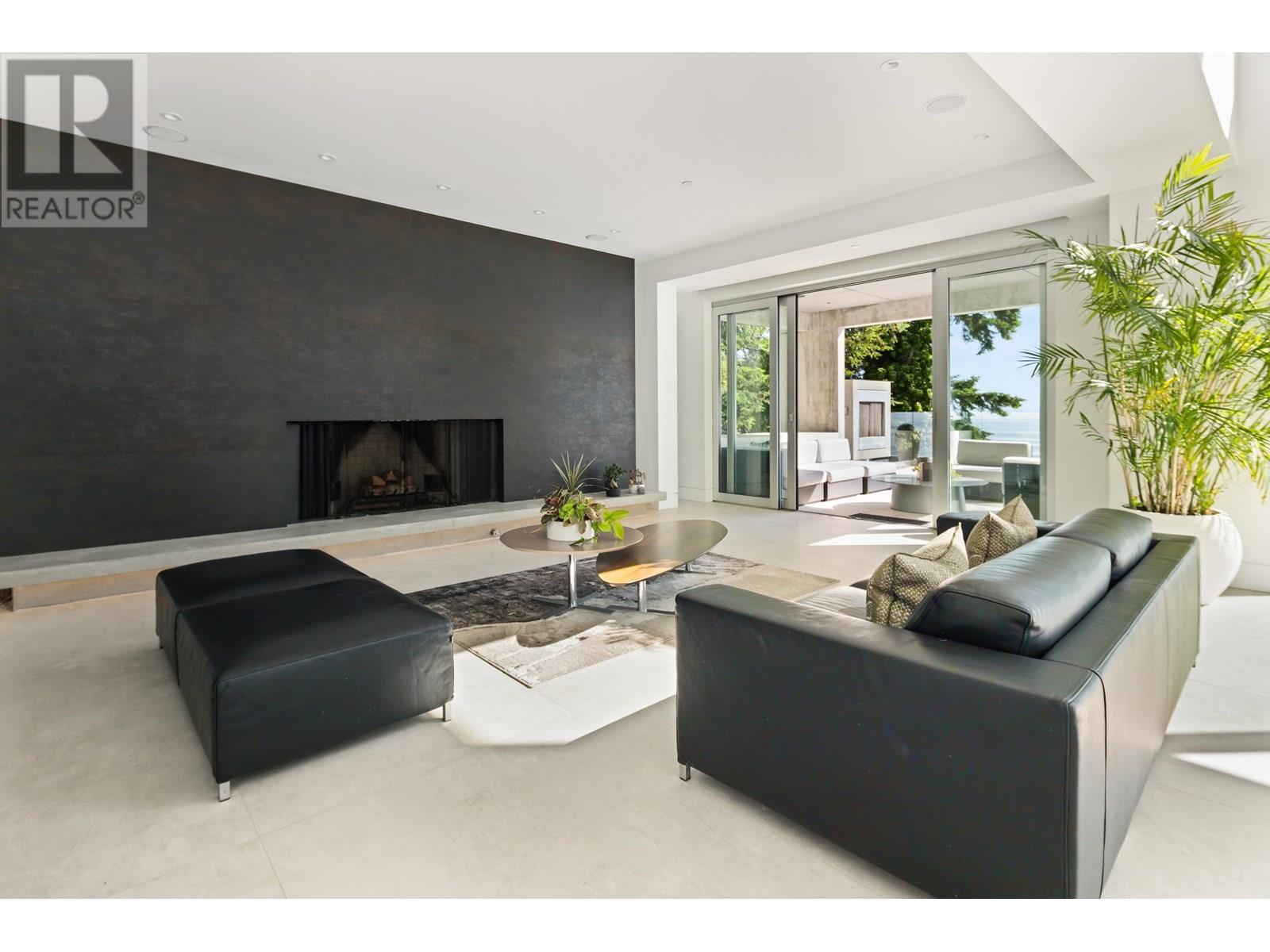 Photo 6 of 5225 Gulf Place, West Vancouver BC