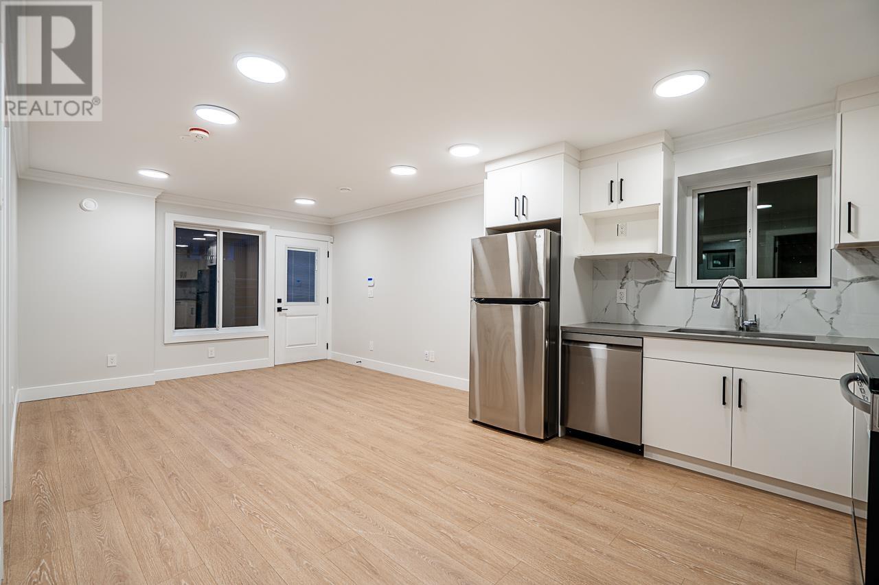 Photo 30 of 81 Grosvenor Avenue, Burnaby BC