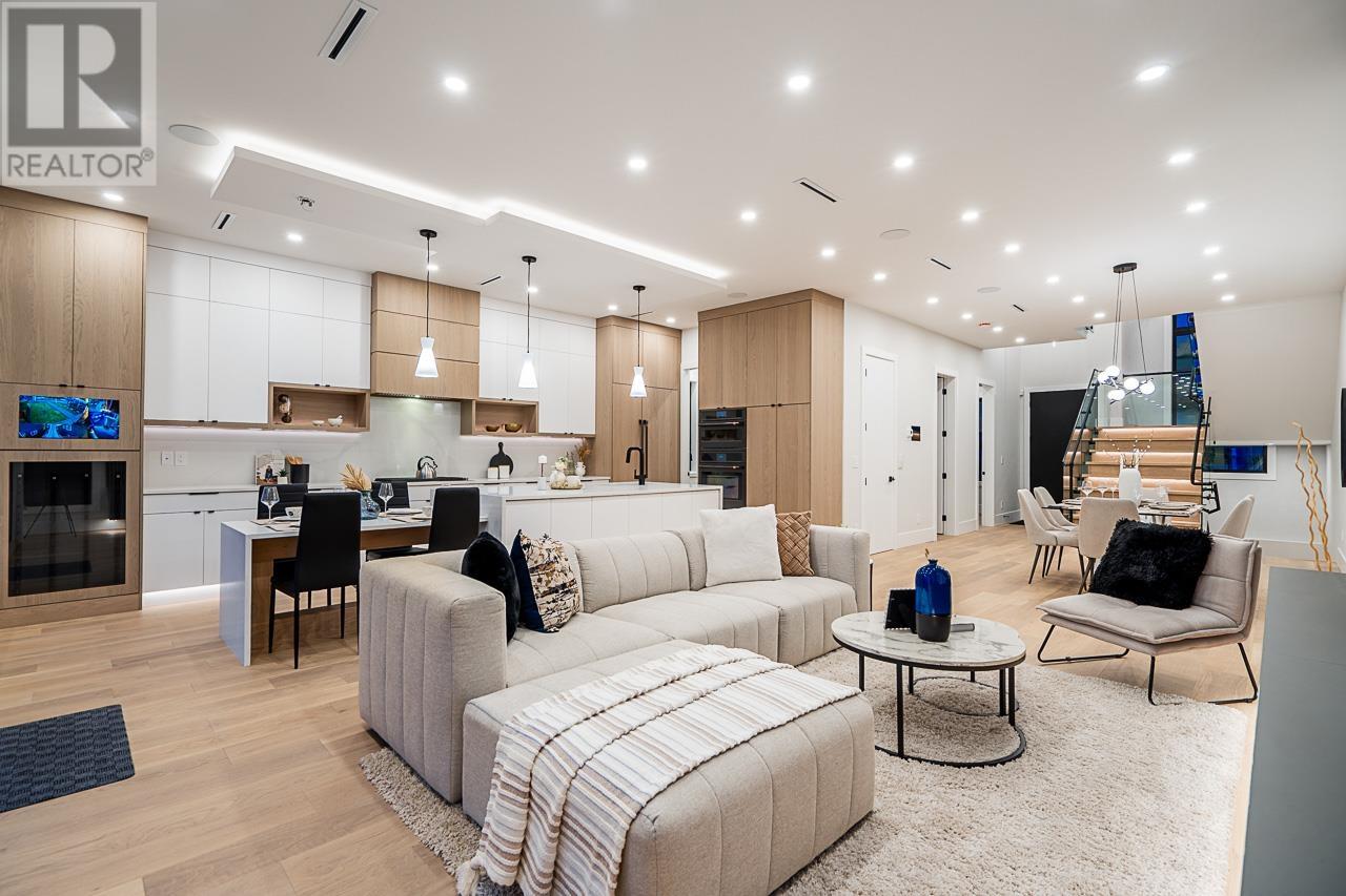 Photo 7 of 81 Grosvenor Avenue, Burnaby BC