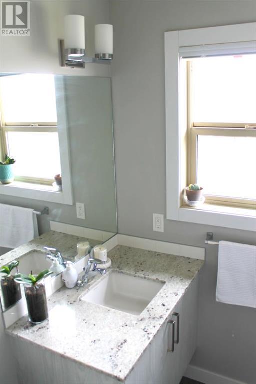 Single Family House 4 Level for Sale in  Sage Hill Grove NW Sage Hill Calgary 