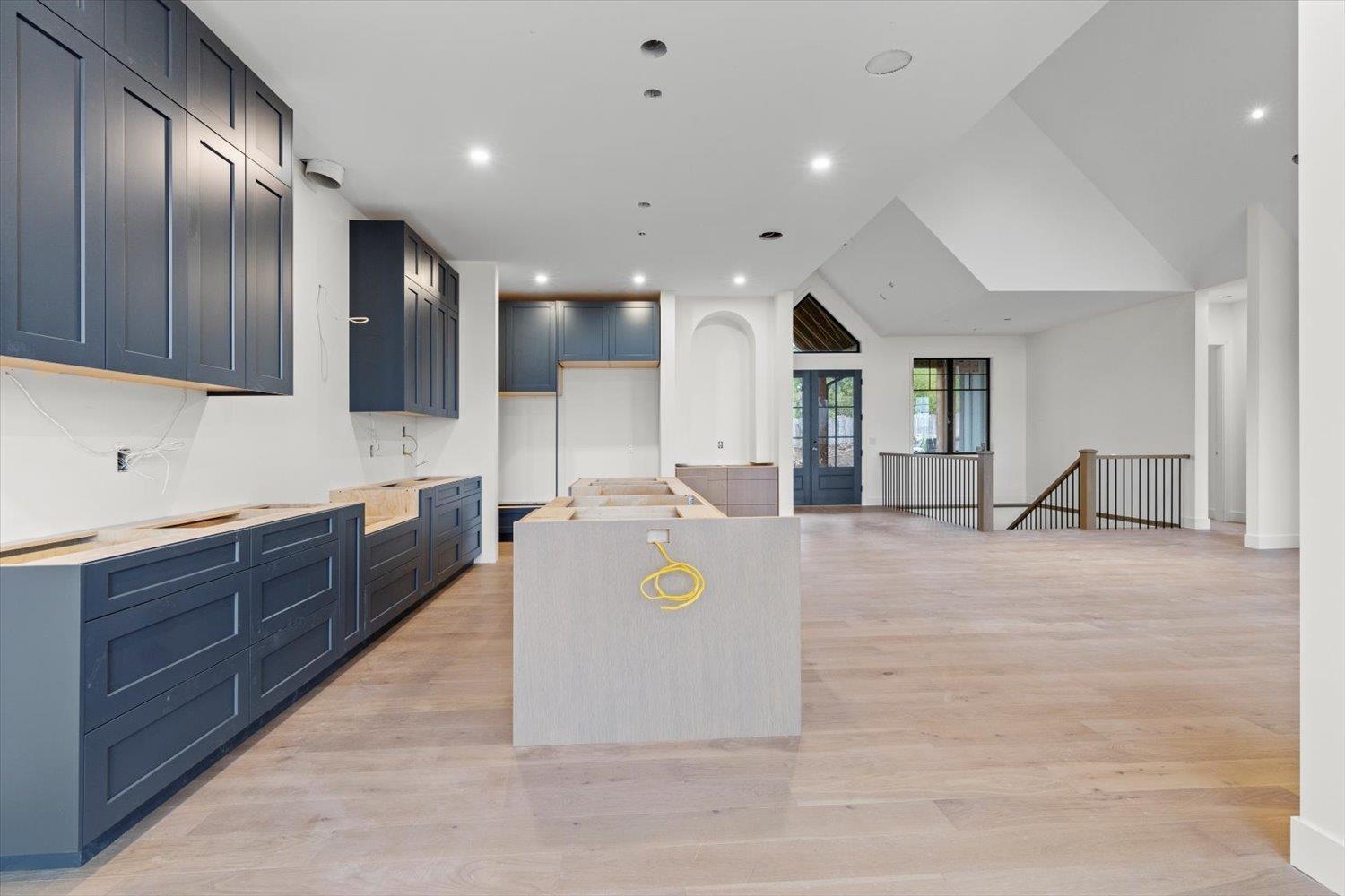 8895 DRAPER STREET, Mission
