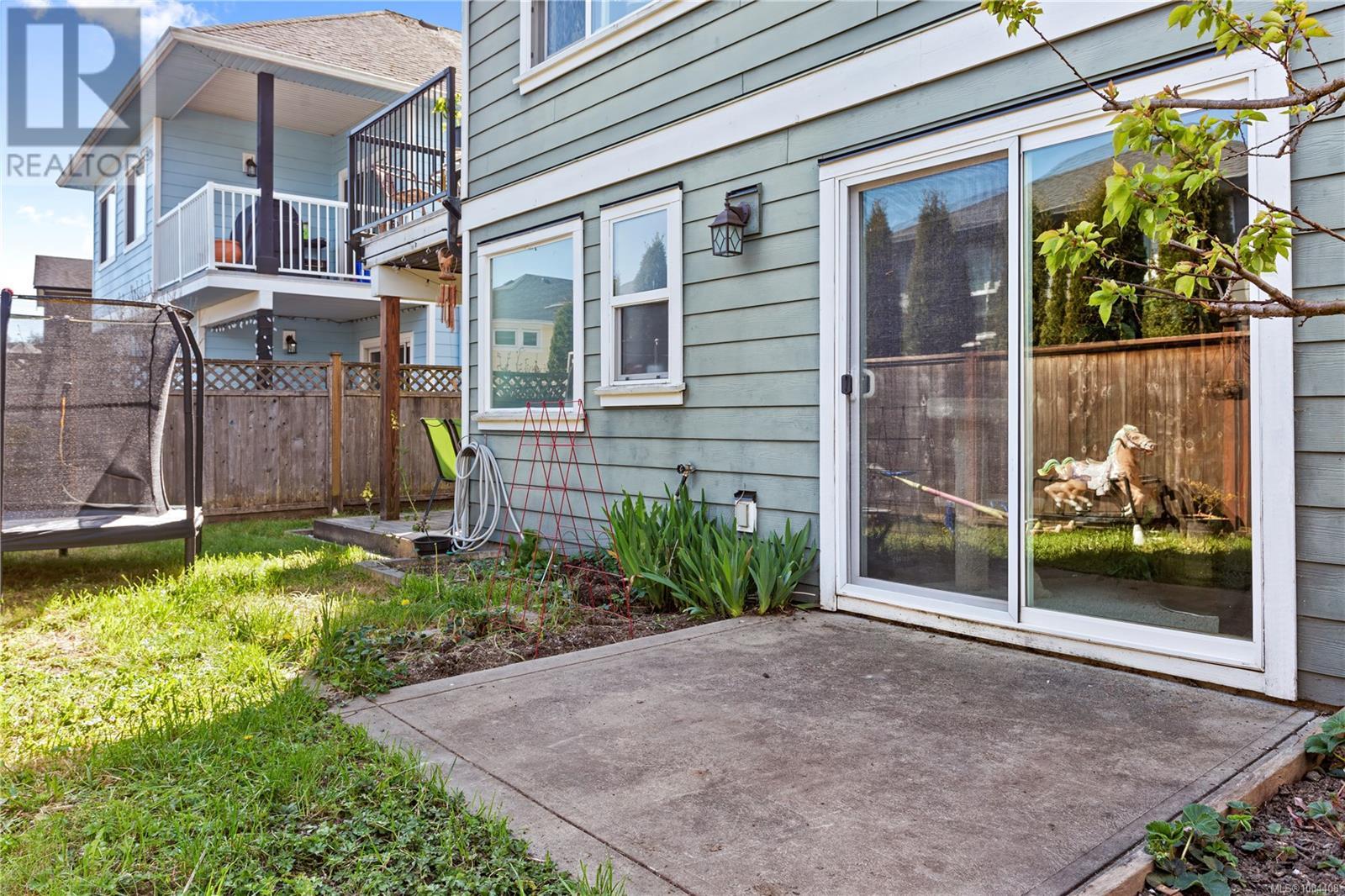 Photo 10 of 6561 Arranwood Dr, Sooke BC