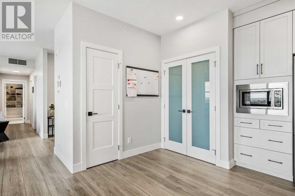 Single Family House for Sale in    Avenue SW Springbank Hill Calgary 