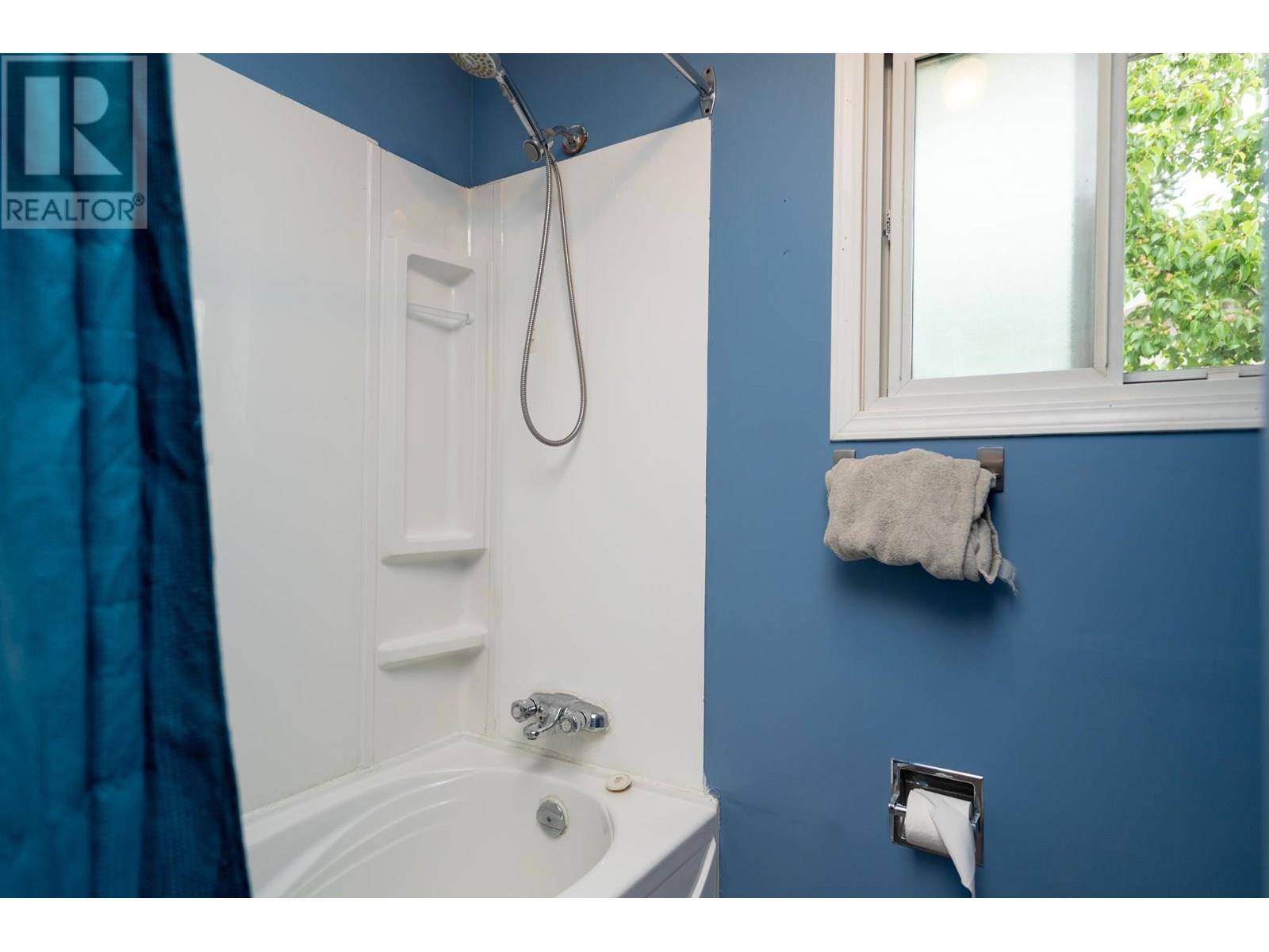 Photo 16 of 4090 15th Avenue, Prince George BC